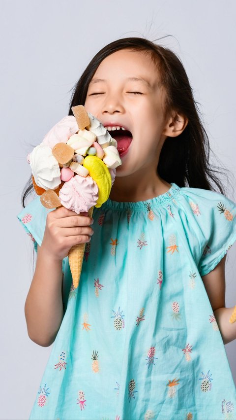 Create Non-dairy Colorful Ice Cream for Teething Children and Lactose Allergy