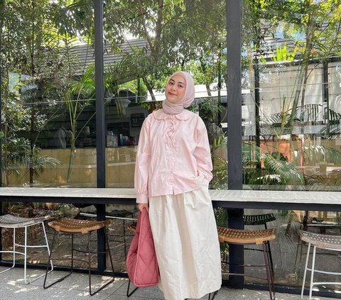 3 Inspirations for Soft Pink Outfits for Hijabers with Graceful Nuances