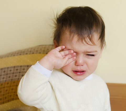 Apakah anak anda sering gelisah dan menangis saat tidur? Barangkali hal tersebut sering diwajarkan bagi banyak orang tua. Ternyata hal tersebut bisa jadi masalah serius bila tidak dikenali penyebabnya. <br>