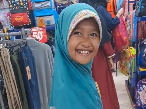 Momen Komunitas Relawan Ajak Anak Yatim Belanja Baju Lebaran Ini Viral, Tuai Pujian