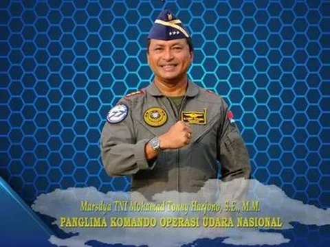 Jokowi Appoints Former Aide, Air Marshal Mohamad Tonny, as Air Force Chief