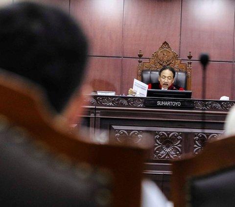 Ketua MK Tegur Hasyim Asy'ari di Sidang Sengketa Pilpres: Semangat Sedikit Pak, Jangan Terlalu Santai