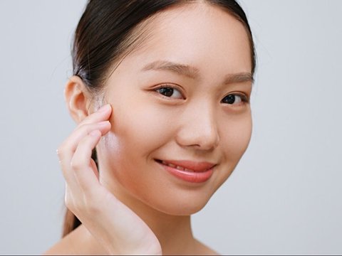 Manfaat Skincare untuk Usia 40 Tahun ke Atas, dan Tips Memilih skincare yang Sesuai