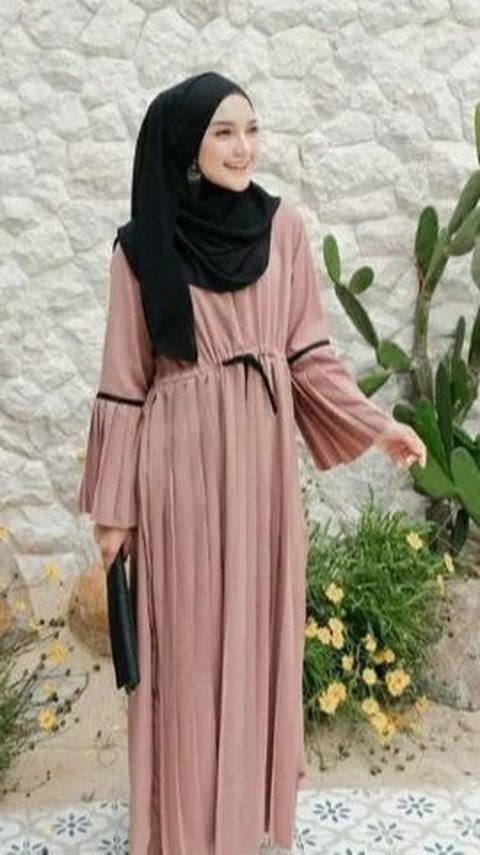 1. Gamis Plisket