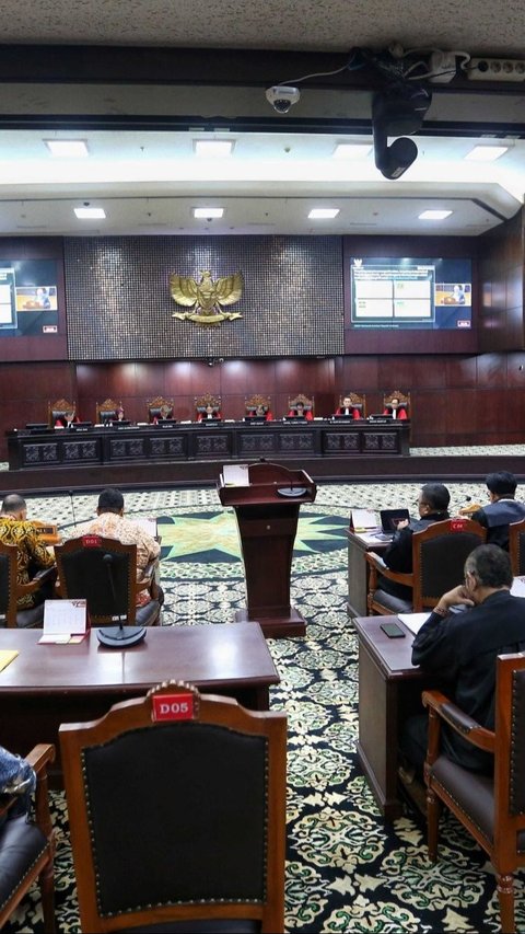 Ketua Bawaslu Kepergok Tidur Disorot Kamera MK saat Hakim Ingin Ambil Sumpah Saksi