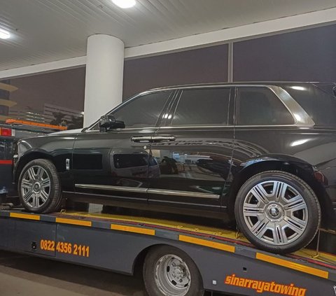 Penampakan Mobil Mini Cooper dan Rolls Royce yang Disita Jaksa Saat Geledah Rumah HM, Tersangka Perkara Komoditas Timah