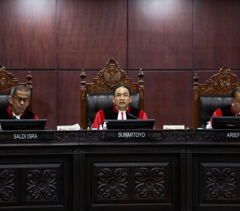 Giliran Hakim MK Tegur Bawaslu di Sidang Sengketa Pilpres: Itu Tidur Pak Ketua?
