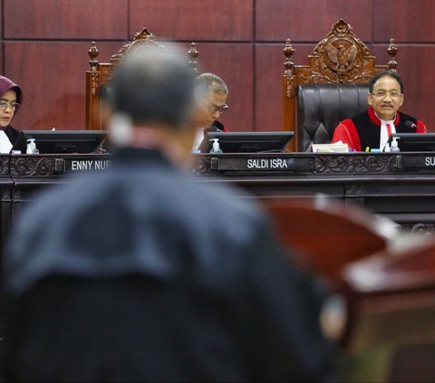 Giliran Hakim MK Tegur Bawaslu di Sidang Sengketa Pilpres: Itu Tidur Pak Ketua?