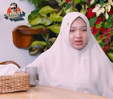 Heartbreaking Story of Hafizah Forced by Her Father to Marry a Married Man, Living in a Gas Station While Pregnant