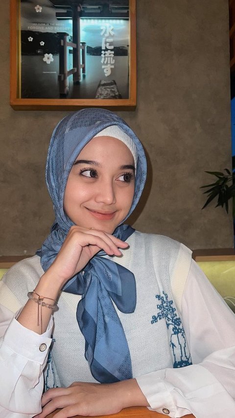 6 Potret Esta Pramanita Pemain Di Antara Dua Cinta saat Pakai Hijab, Gayanya Curi Perhatian<br>