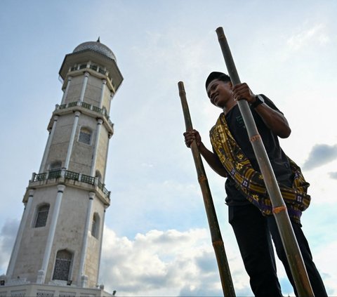 FOTO: Macam Kegiatan Sembari Menunggu Waktu Buka Puasa di Masjid Raya Baiturrahman Banda Aceh