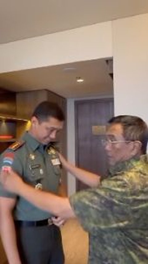 Momen Istimewa Kolonel TNI Danang Sepupu AHY Dipasangkan Pangkat oleh Sang Ayah Eks Pangkostrad