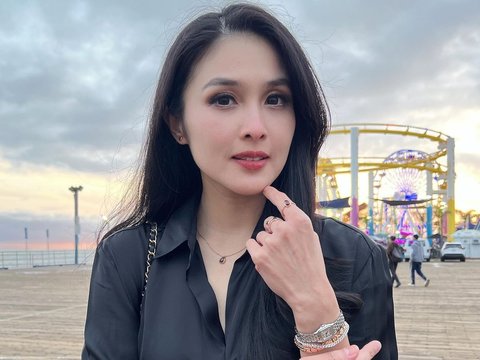 Stylish Portrait of Sandra Dewi Promoting Her Own Jewelry Brand