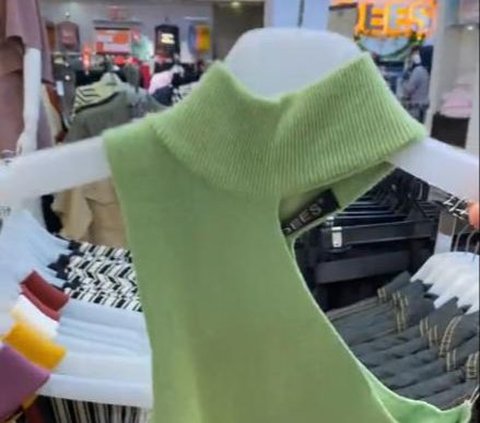 Walking in the Mall, Man Finds Women's Clothes with Weird Design with One Hole, Netizens: 'Positive Thinking is Good for Breastfeeding'