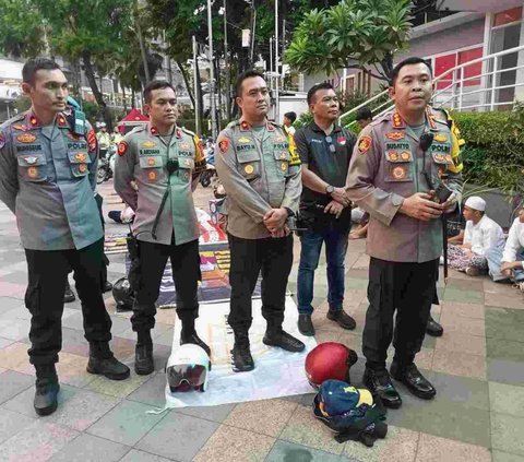 Polres Metro Jakpus mengamankan 140 pelajar diduga hendak tawuran dengan modus bagi-bagi takjil. Ratusan pelajar itu diamankan di empat lokasi di Jakarta Pusat pada Selasa (2/4) sore.