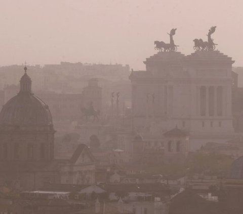 FOTO: Ketika Debu-Debu Gurun Sahara Selimuti Kota Roma, Begini Penampakannya