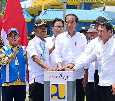 Selain Jokowi, nama Wali Kota Solo Gibran Rakabuming Raka juga diisukan hal yang sama. Putra sulung Jokowi tersebut juga masuk dalam bursa Ketum Golkar.