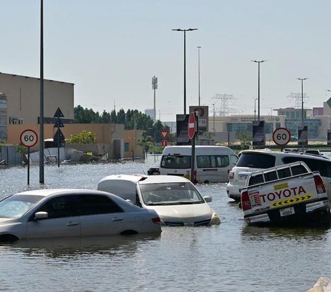 Expert Opinions on Stormy Rain and Flash Floods in Dubai: Not a Punishment for Cosplaying as God