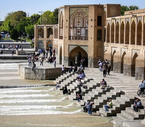 FOTO: Pesona Kota Isfahan yang Jadi Target Serangan Israel di Iran, Indah Bak Permata Persia