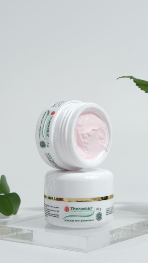 7. Theraskin Day Cream AHA<br>