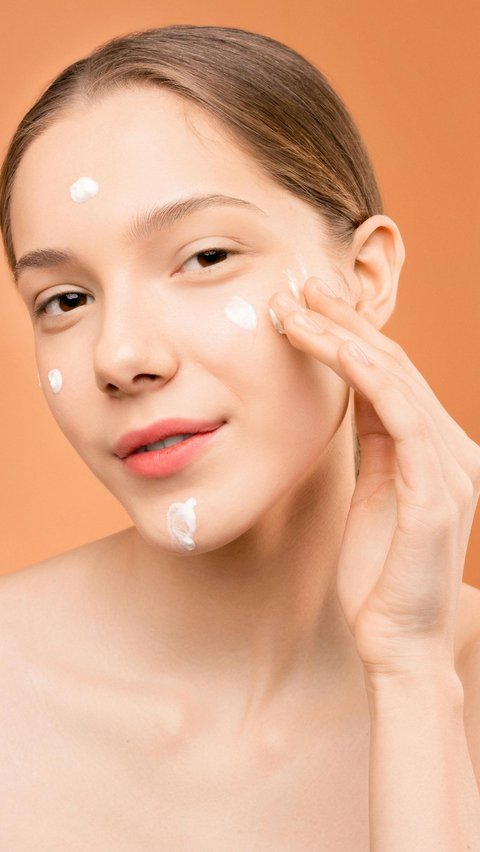 <b>10 Rekomendasi Skincare AHA BHA Terbaik 2024 untuk Hasil yang Maksimal</b>