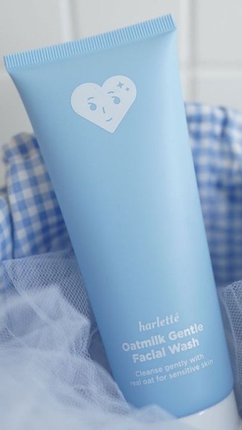 <b>Harlette Oatmilk Gentle Facial Wash</b>