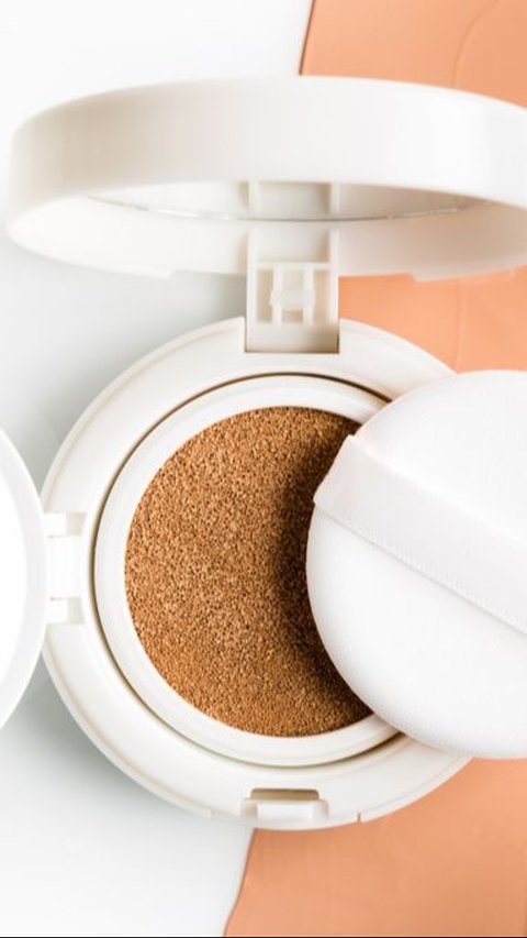 10. Innisfree No-Sebum Powder Cushion SPF 29 PA++<br>