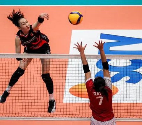 FOTO: Aksi Megawati dengan Red Sparks Jinakkan Indonesia All Star hingga Angkat Trofi di Arena Ekshibisi Fun Volleyball Senayan