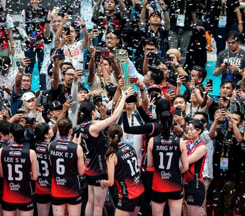 FOTO: Aksi Megawati dengan Red Sparks Jinakkan Indonesia All Star hingga Angkat Trofi di Arena Ekshibisi Fun Volleyball Senayan