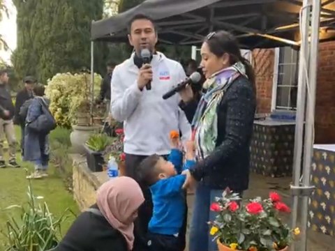 Momen Raffi dan Nagita Slavina Nyanyi '50 Tahun Lagi' di Wisma Nusantara London, Bikin Heboh karena Rayyanza Ikutan