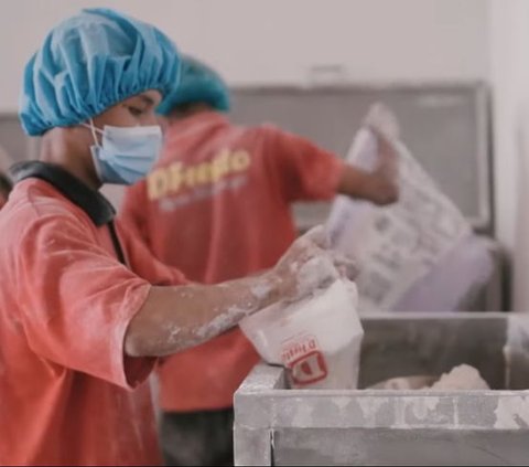 Modal Gerobak Bekas, Syahroni Sukses Jualan Ayam Goreng Kini Punya 2.200 Cabang