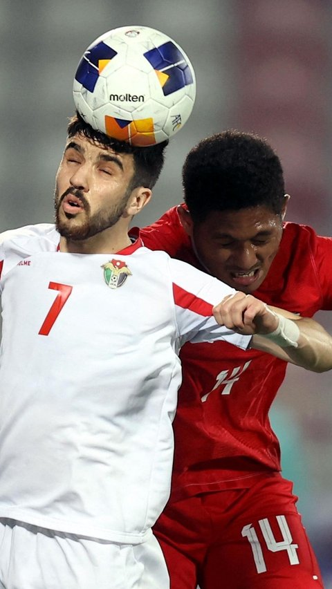 Pada laga itu, Timnas Indonesia membungkam Yordania U-23 dengan kemenangan skor 4-1. Foto: KARIM JAAFAR / AFP<br>