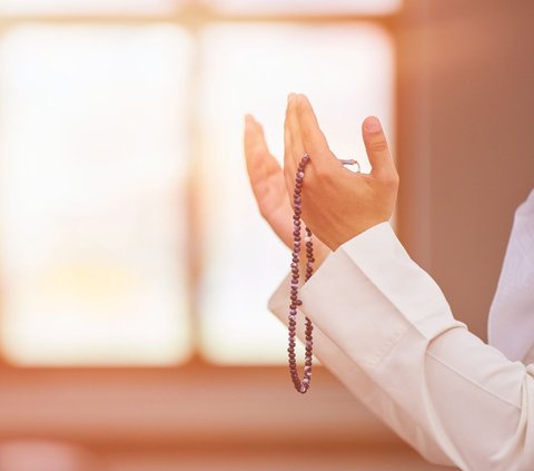 5 Prayers to Make it Easier to Seek Halal Sustenance, Both Materially and Spiritually