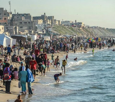 Warga Sampai Menteri Israel Geram Lihat Warga Gaza Masih Bisa Ramai-Ramai Santai Main di Pantai di Tengah Perang