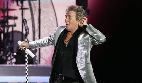 1. Konser Rod Stewart