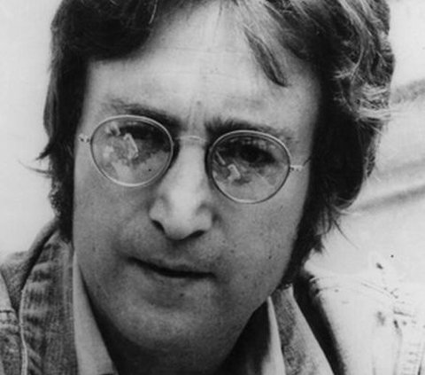 Fakta Unik John Lennon, Vokalis The Beatles yang Dahulu Sering Tidur di Peti Mati