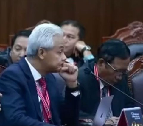 Ganjar Pranowo's Restless Expression Recorded by Camera During MK's Verdict Finding No Evidence of Jokowi's Intervention in Gibran's Candidacy