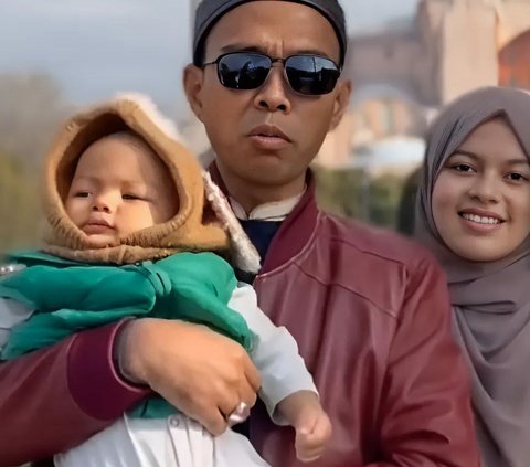 Warm Portrait of the Family of Ustaz Abdul Somad, Who Likes to Invite His Children to Preach