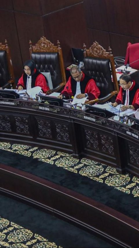 Dissenting Opinion Lengkap Saldi Isra soal Politisasi Bansos: Tidak Boleh Ditiru!