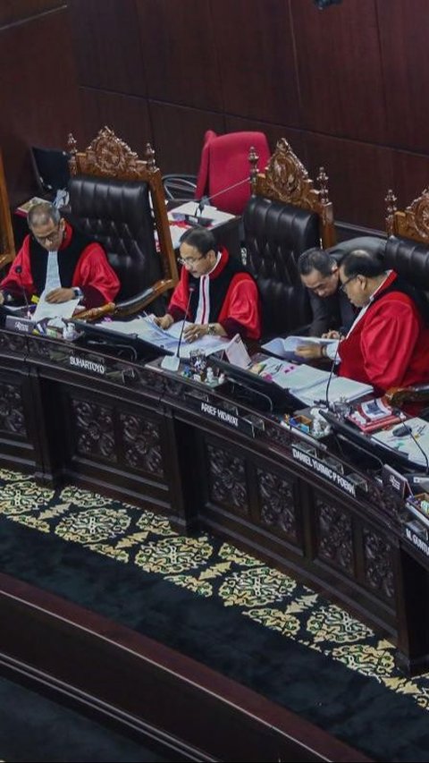 Hakim MK Arief Hidayat Sebut Presiden Memihak Paslon Tertentu: Mencederai Sistem Pemilu!<br>