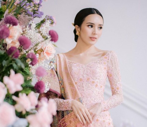 Flawless Makeup Inspiration for Engagement Events by Beby Tsabina
