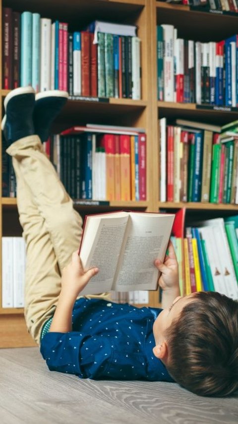 <b>Cara Mengenalkan Buku pada Anak, Berikut Manfaatnya</b>
