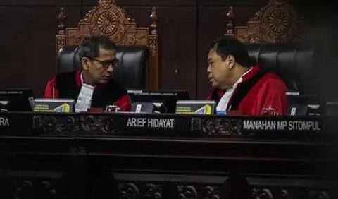 Saldi bahkan mengamini adanya politisasi bansos itu karena menyebabkan efek kejut atau detterrnt effect.