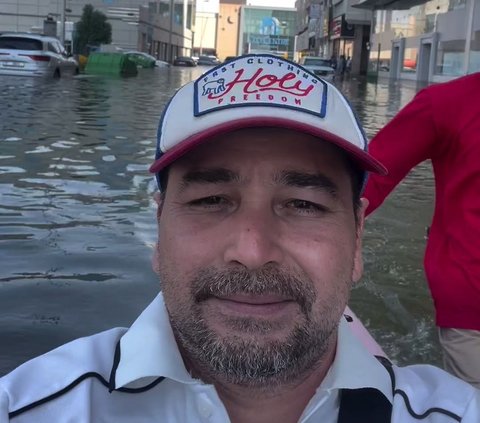 Potret Umar Lubis Tiga Hari Terjebak Banjir saat Liburan di Dubai, Akhirnya Dievakuasi Pakai Perahu