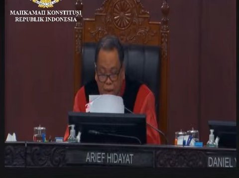 MK Judge Arief Hidayat Calls 2024 Presidential Election Chaotic: President Not Neutral, Attempts to Nurture Dynasty Politics Spirit