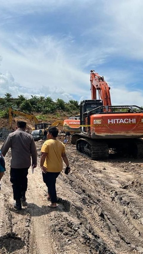 Kejagung Periksa Pemegang Saham PT Manoor Bulat Lestari Terkait Perkara Tambang Kutai Barat<br>