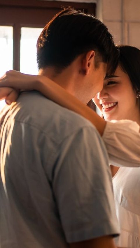12 Ide Kencan Romantis di Rumah, Bikin Hubungan Jadi Lebih Berwarna<br>