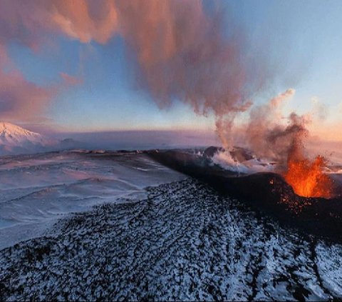 Gunung Berapi Aktif Ini Muntahkan Emas 80 Gram Per Hari, di Sini Lokasinya