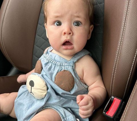 Cantik & Bule Banget, Potret Baby Kamari Putri Jennifer Coppen yang Menggemaskan dan Miliki Mata Bulat