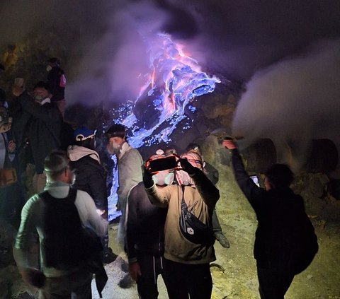 Viral Wanita Asal China Terjatuh ke Jurang Kawah Ijen, Berapa Harga Tiket Masuknya?